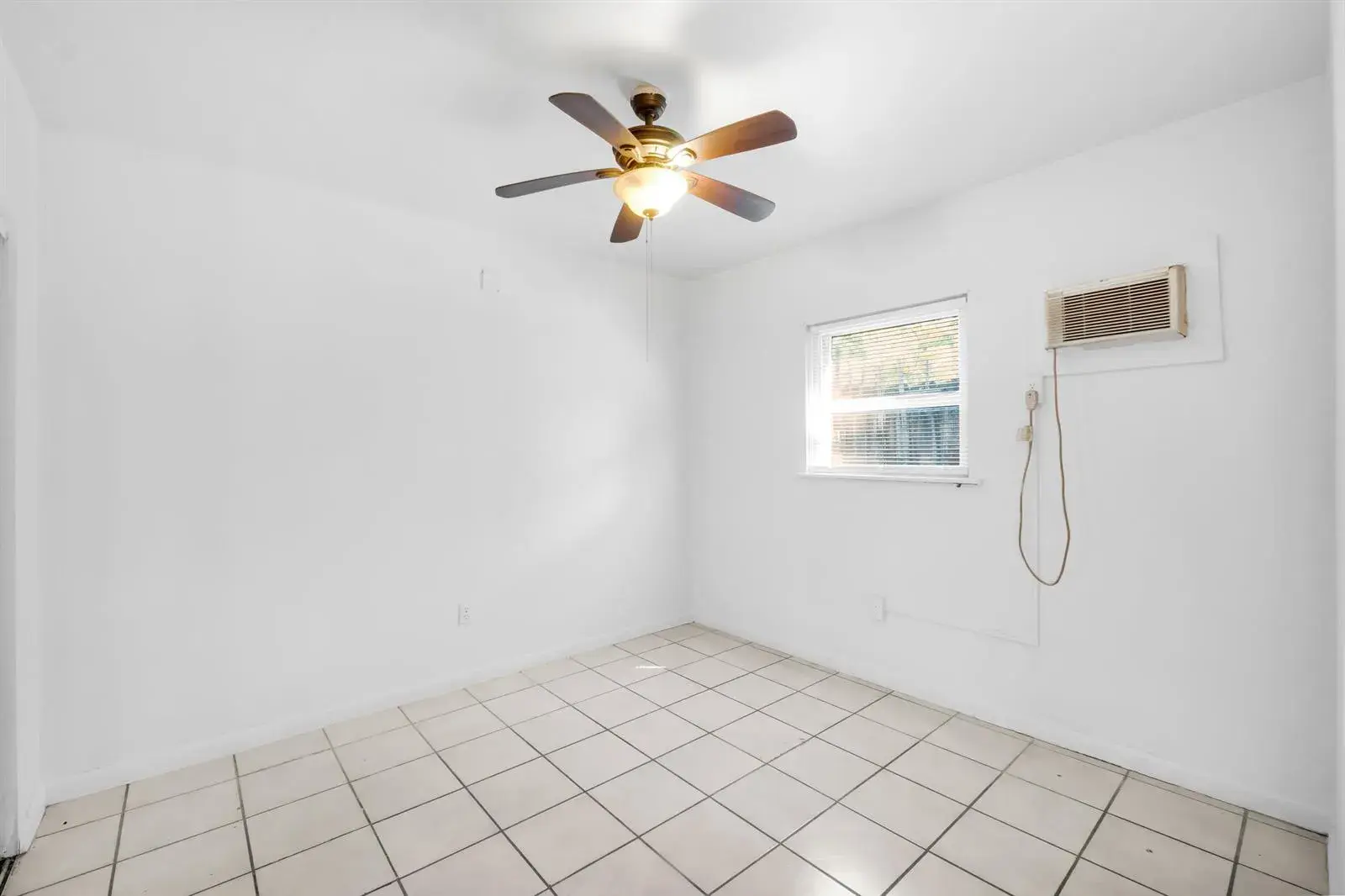 1217 SE 1st Street, Fort Lauderdale FL 33301