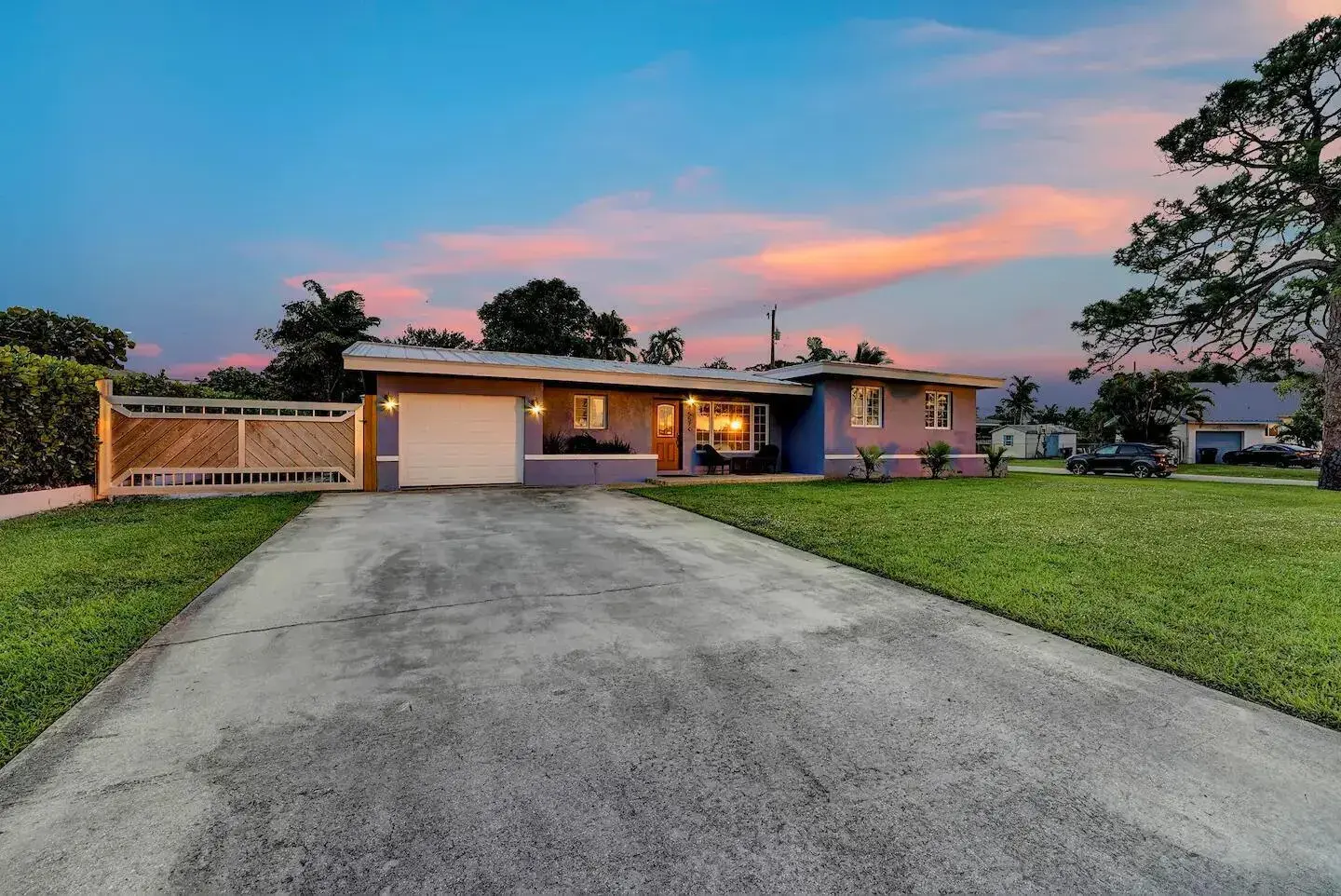 5574 Lake Osborne Drive, Lake Worth FL 33461