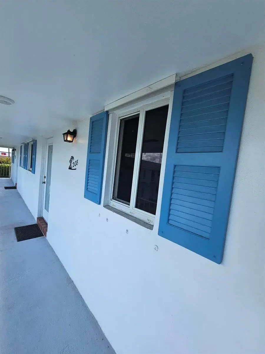 1 bedroom 1 bath Residential for sale at 1115 Lake Terrace # 208, Boynton Beach FL 33426