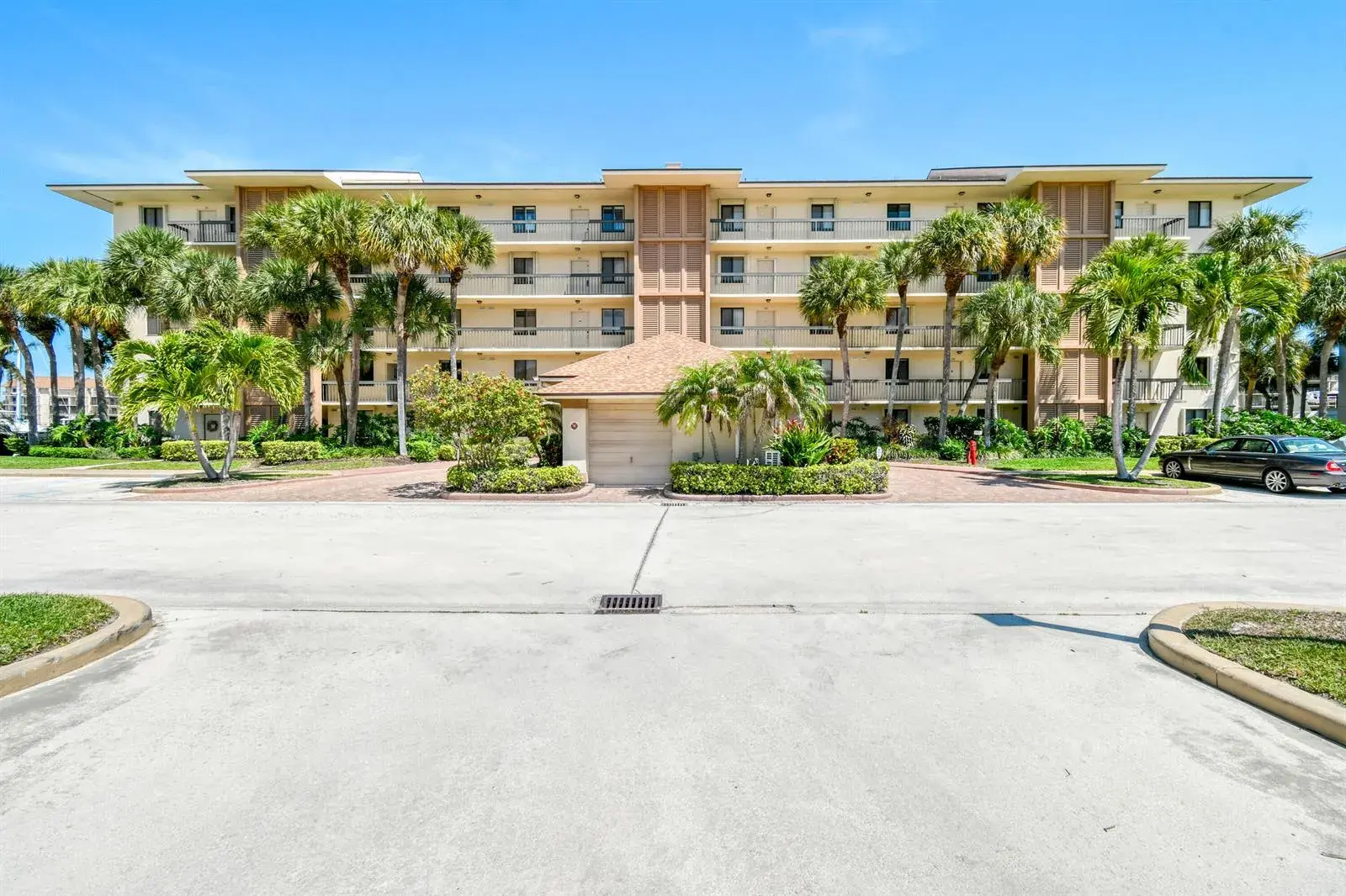 2 bedroom 2 bath Residential for sale at 2401 Marina Isle Way # 503, Jupiter FL 33477