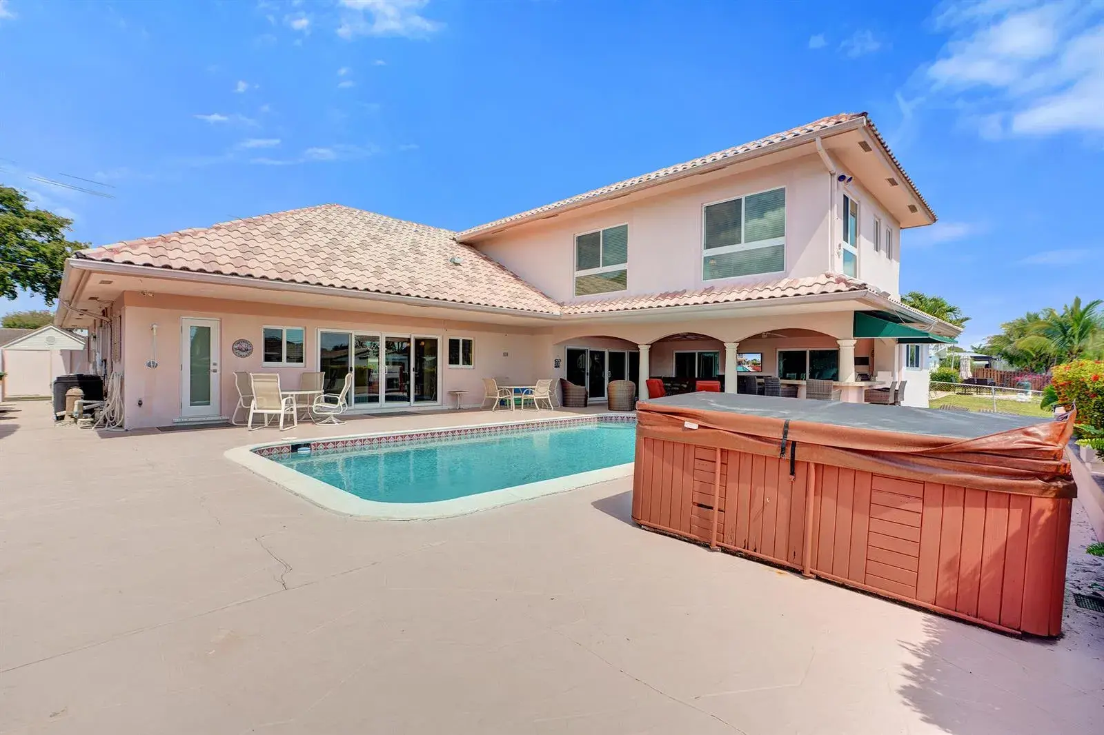 5530 Bayview Drive, Fort Lauderdale FL 33308