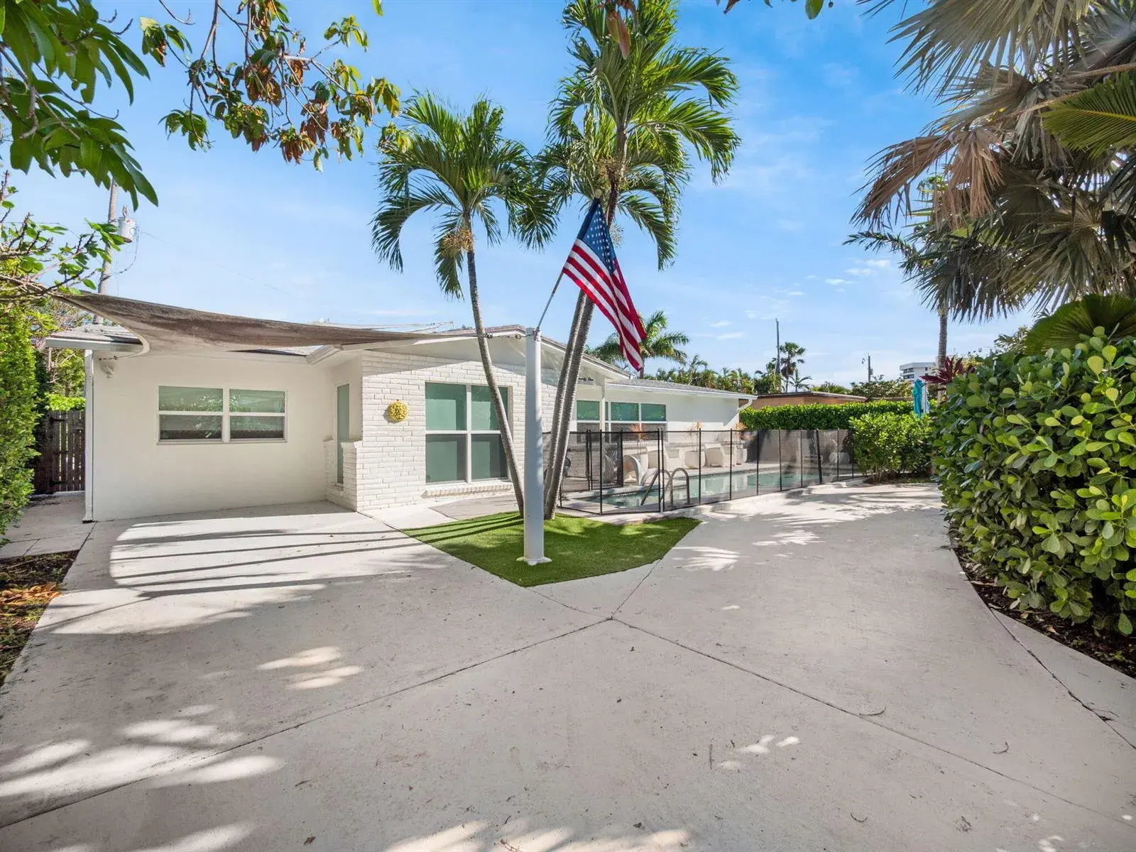 3 bedroom 3 bath Residential Lease for rent at 471 Mars Way, Juno Beach FL 33408