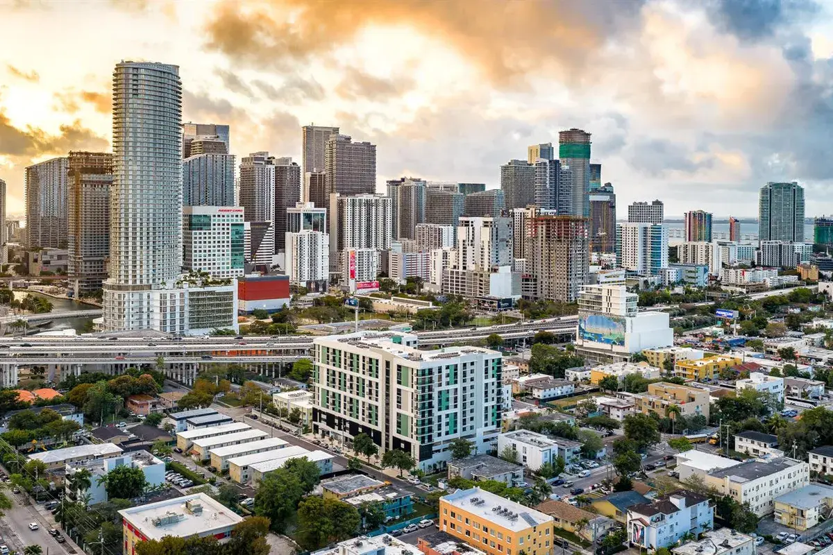 450 SW 5th Street # 515, Miami FL 33130