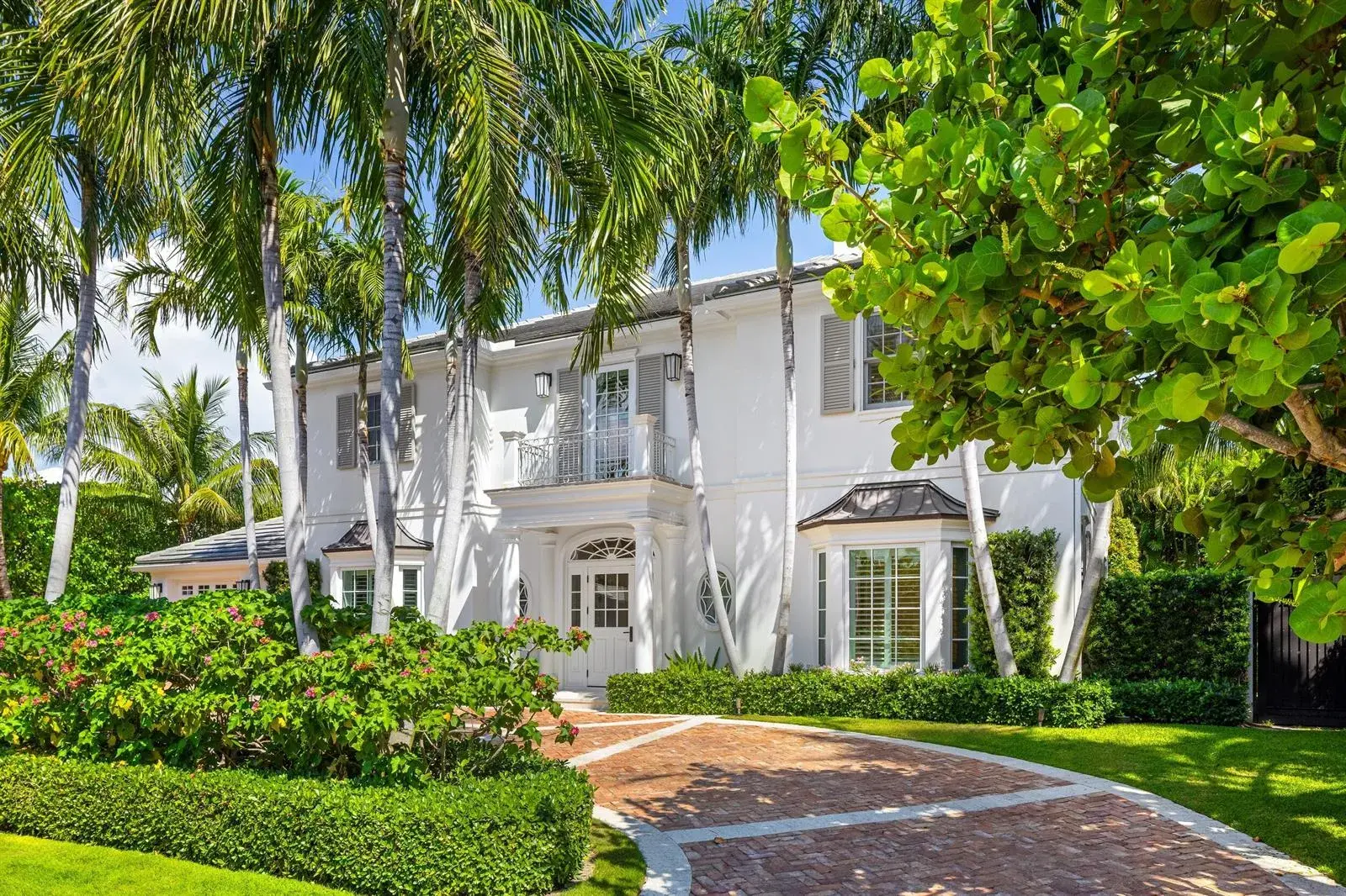 4 bedroom 5 bath Residential for sale at 211 Ocean Terrace, Palm Beach FL 33480