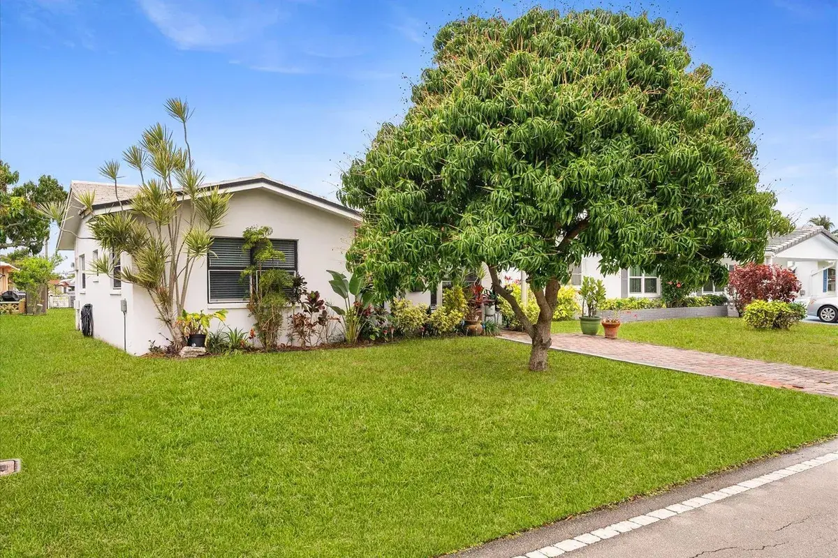 5713 NW 84th Terrace, Tamarac FL 33321