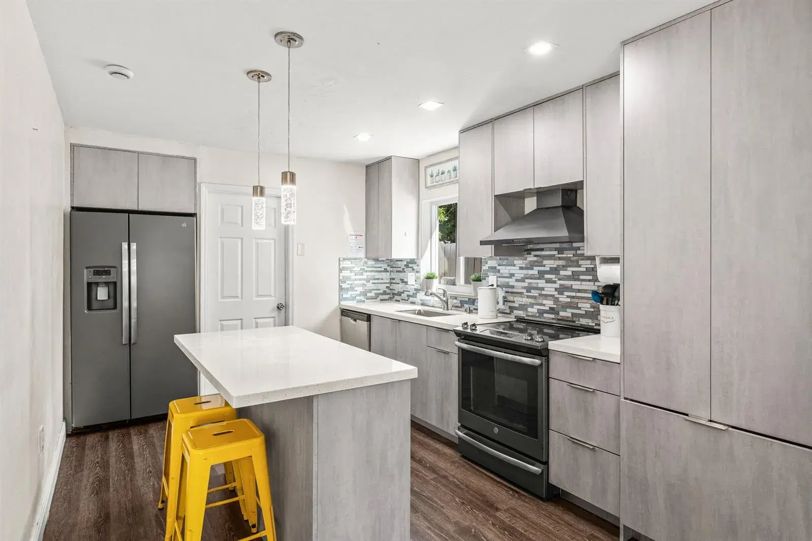 1121 N 66th Terrace, Hollywood FL 33024