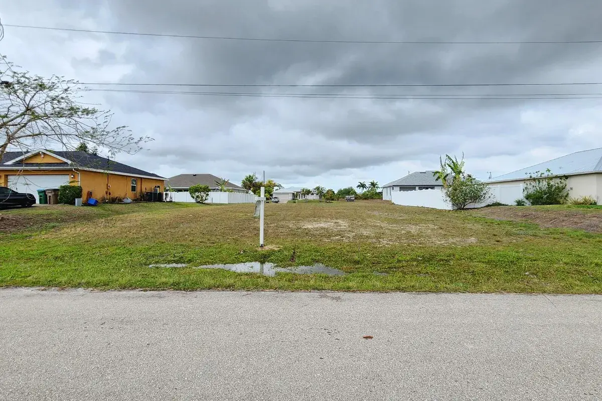 3222 NE 13th Court, Cape Coral FL 33909