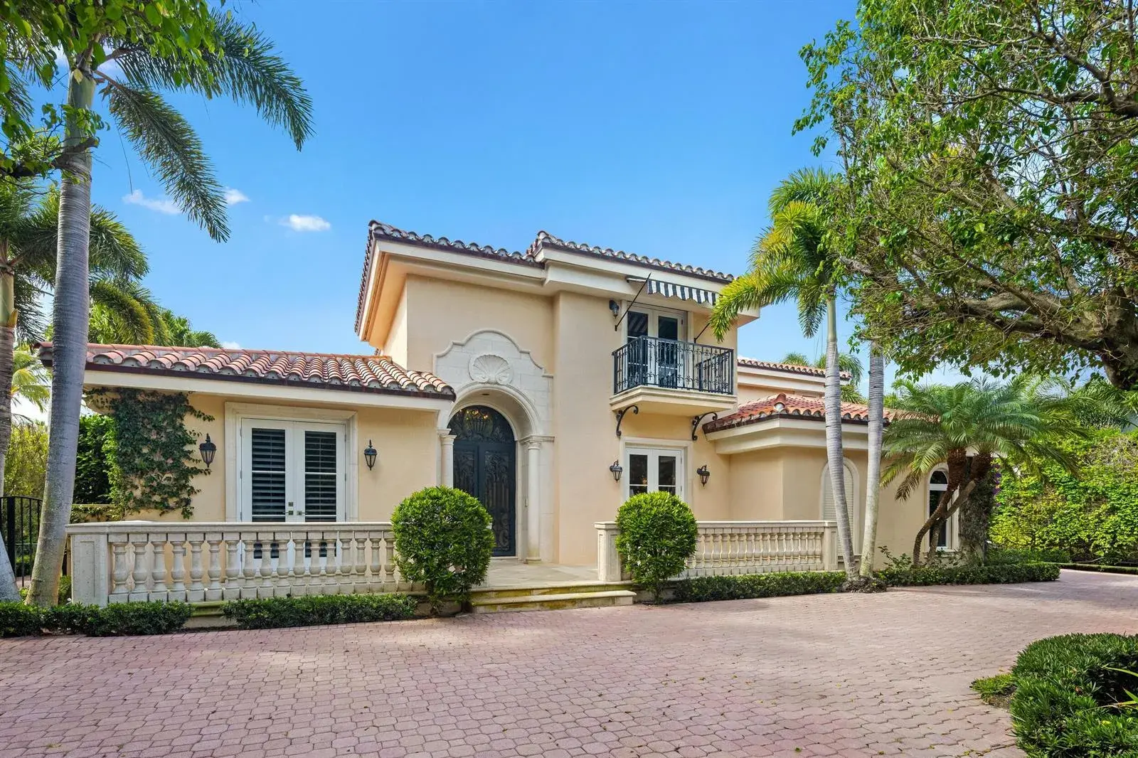 4 bedroom 6 bath Residential for sale at 1460 N Ocean Boulevard, Palm Beach FL 33480