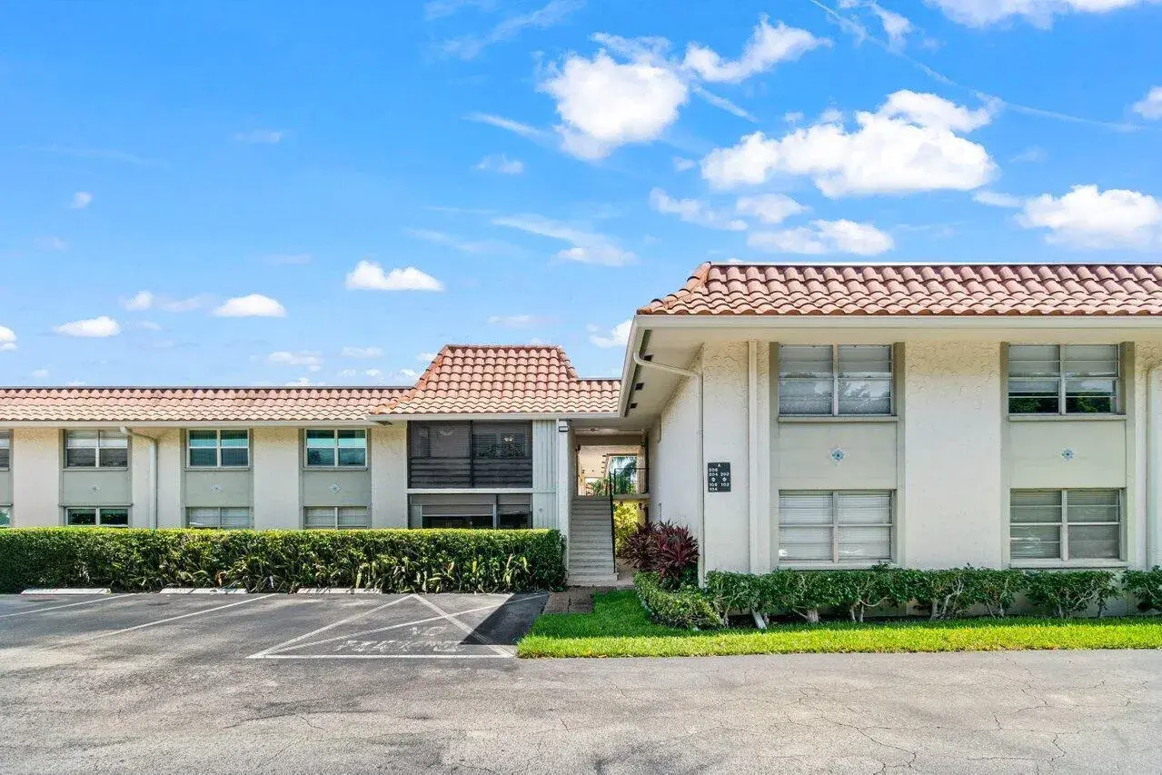 2 bedroom 2 bath Residential for sale at 1124 NW 13th Street # 204a, Boca Raton FL 33486