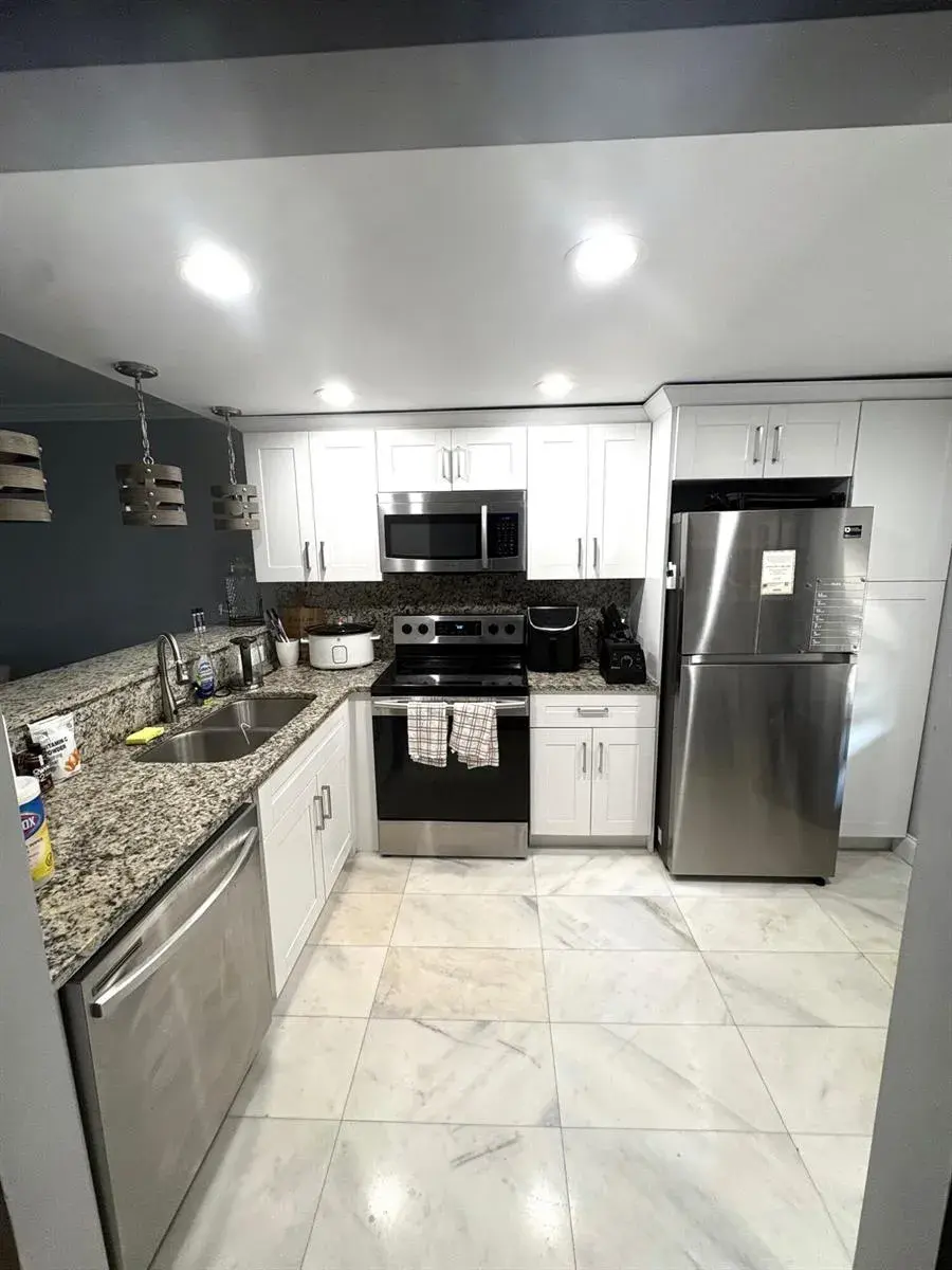 2 bedroom 2 bath Residential for sale at 605 Oaks Drive # 304, Pompano Beach FL 33069