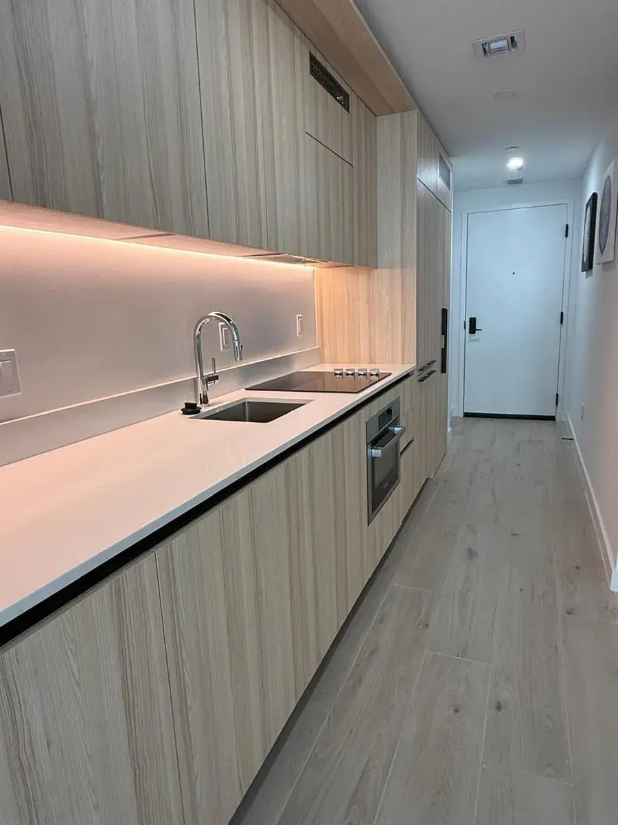 225 N Miami Avenue # 804, Miami FL 33128