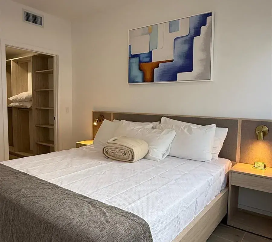 225 N Miami Avenue # 804, Miami FL 33128