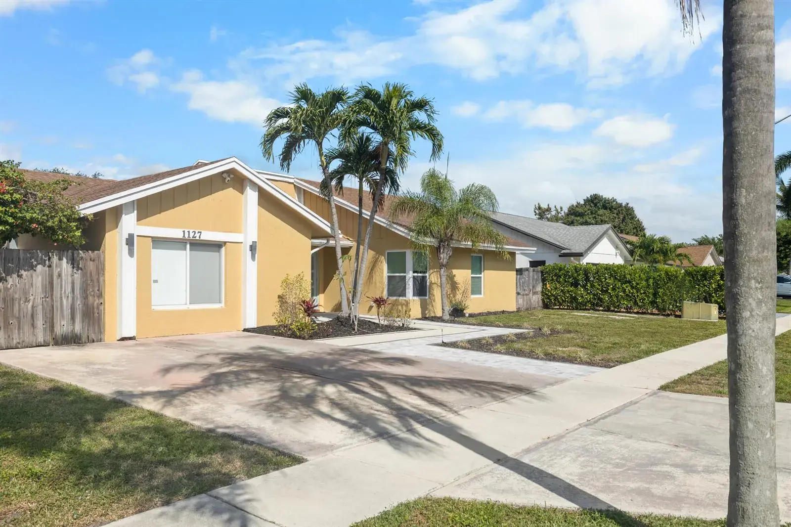1127 NW 9th Street, Boynton Beach FL 33426