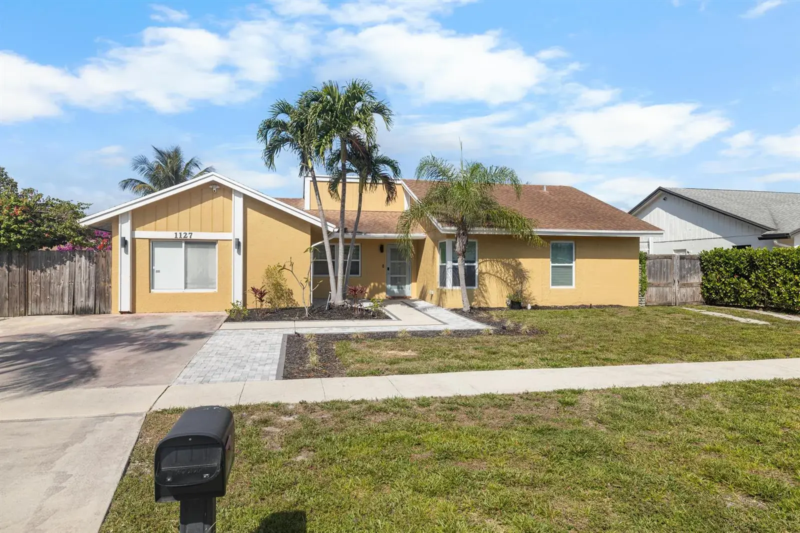 1127 NW 9th Street, Boynton Beach FL 33426