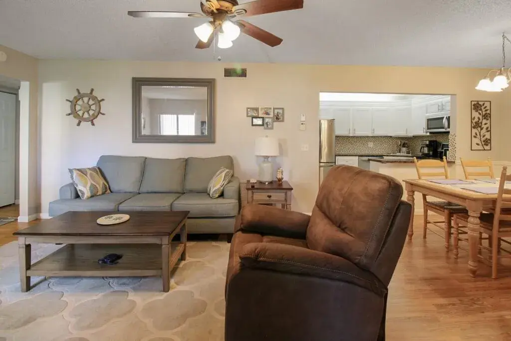 407 Pine Glen Lane # 1, FL 33463
