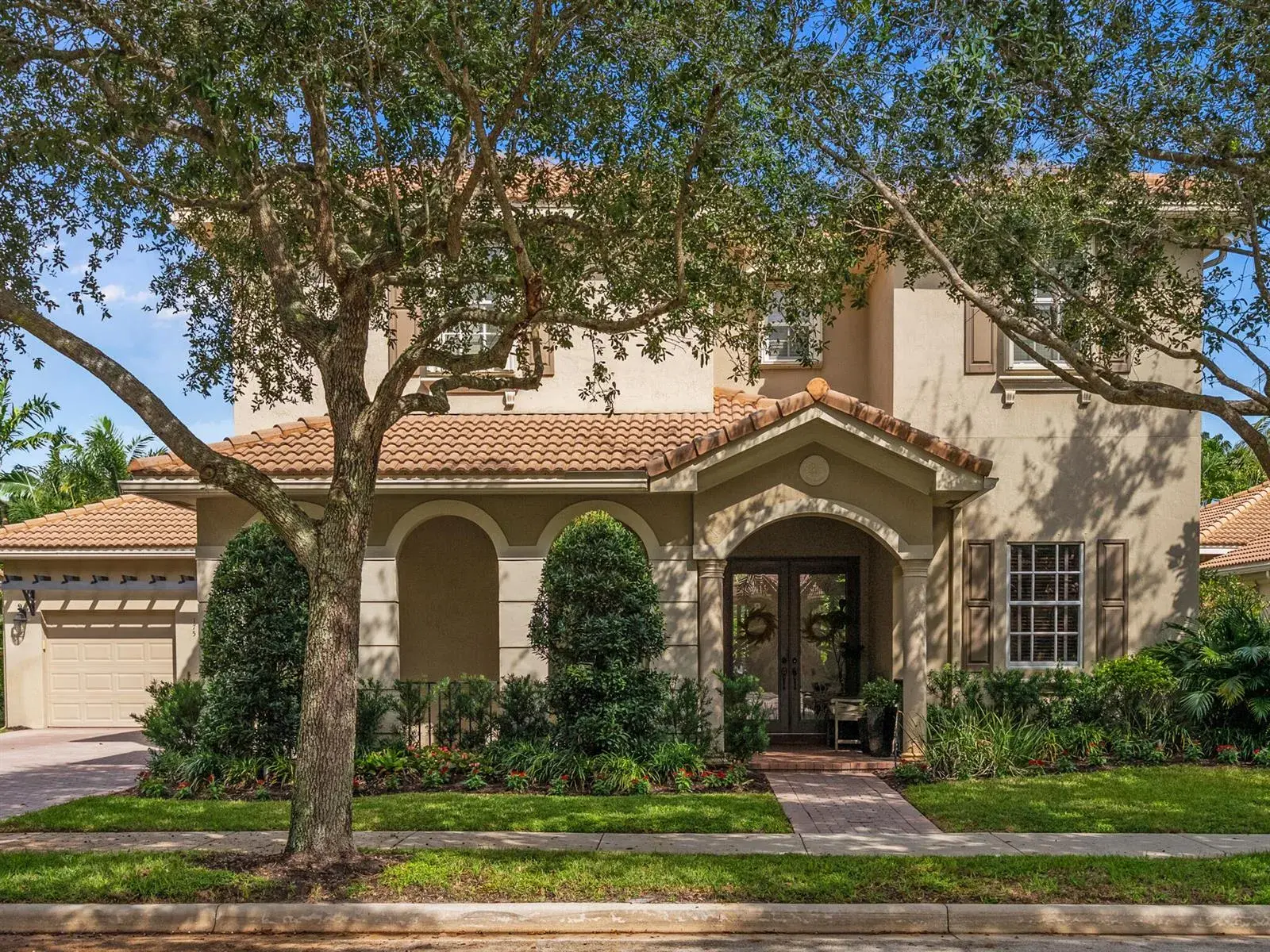 6 bedroom 4 bath Residential for sale at 175 Via Rosina, Jupiter FL 33458