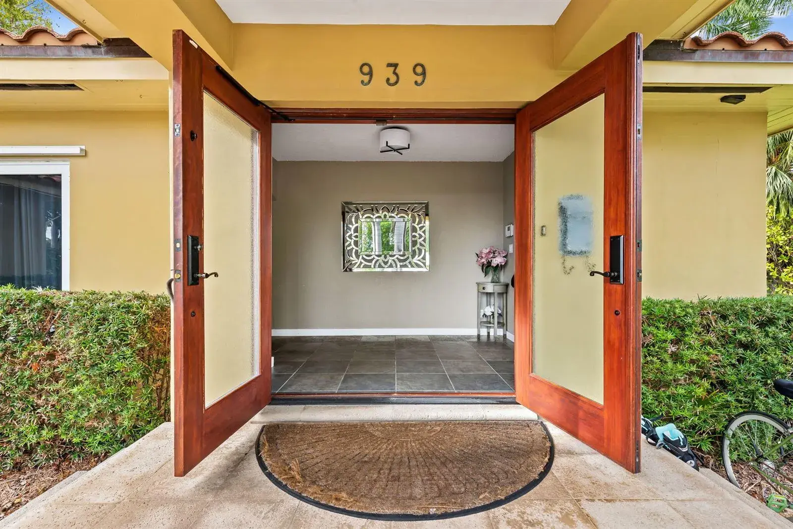3 bedroom 2 bath Residential for sale at 939 Buchanan Street, Hollywood FL 33019