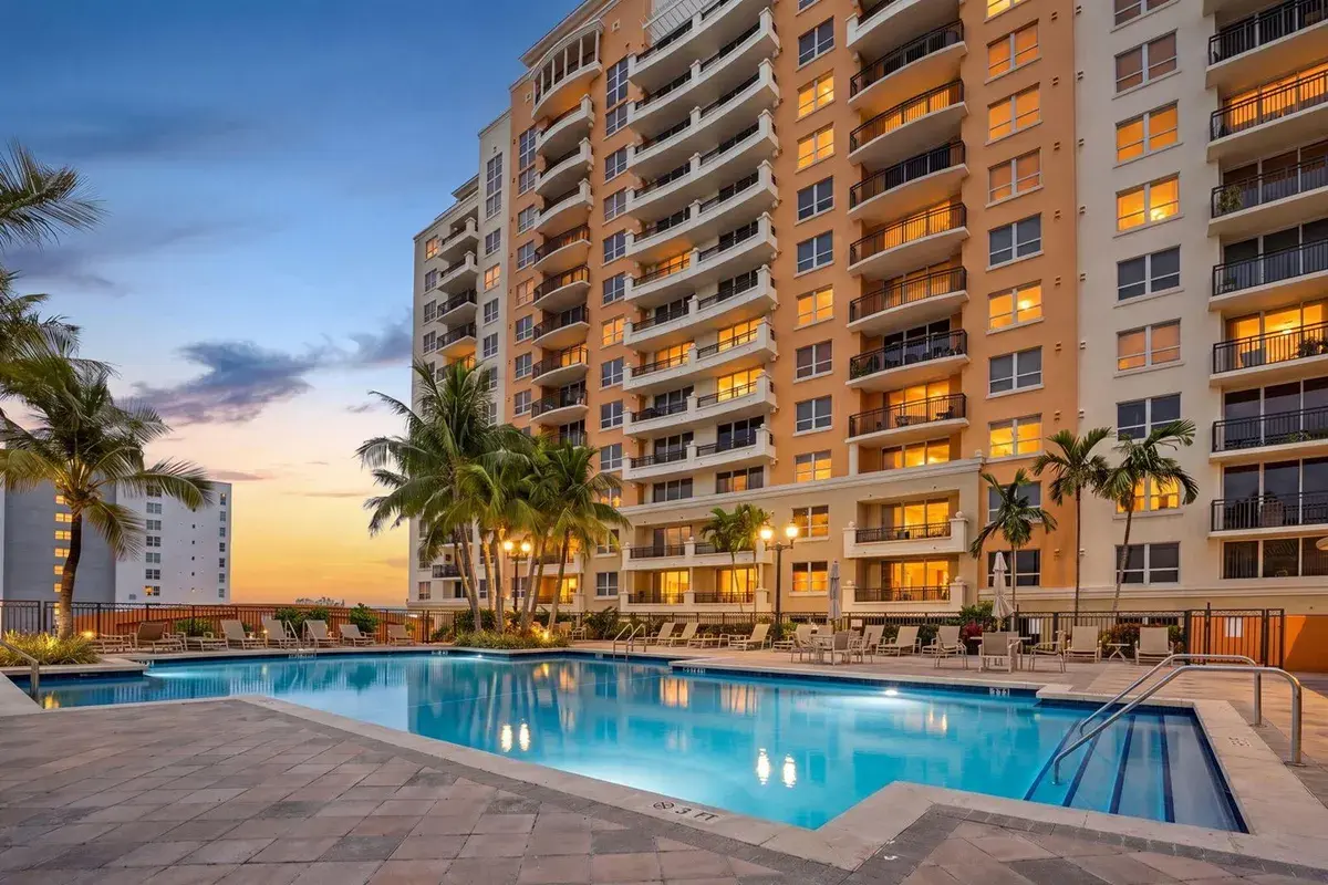 3232 Coral Way # 1601, Miami FL 33145