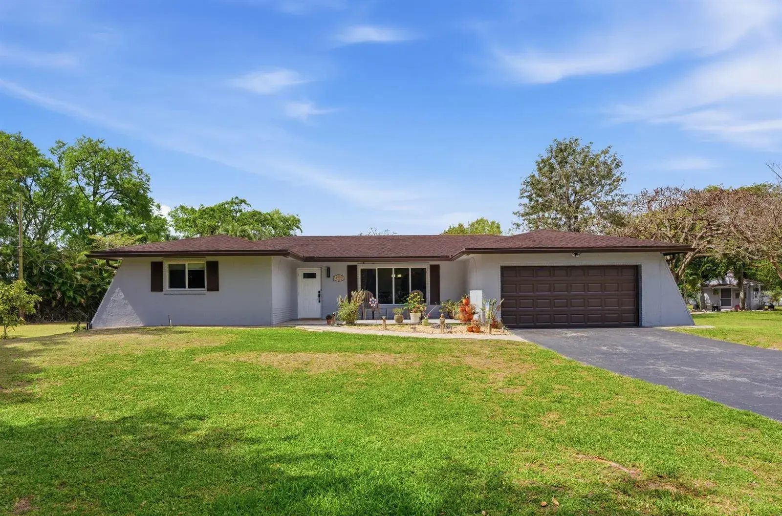 3 bedroom 2 bath Residential for sale at 14290 SW 31st Court, Davie FL 33330