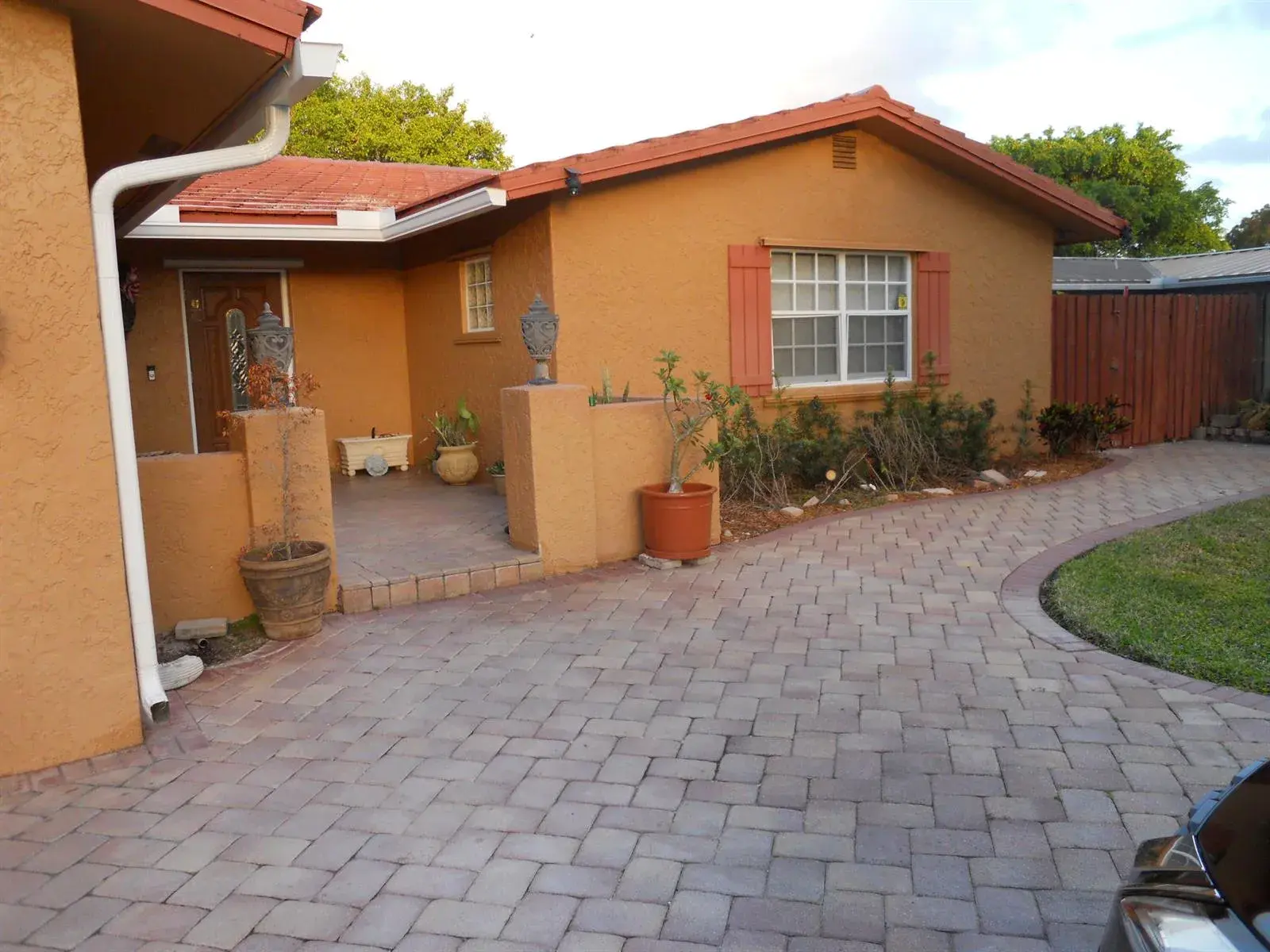 2755 NW 84th Avenue, Coral Springs FL 33065