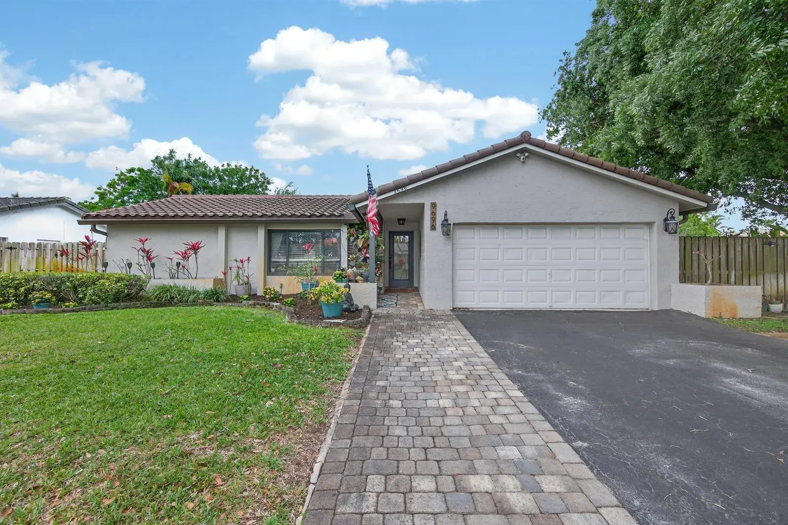 9696 NW 28th Place, Coral Springs FL 33065