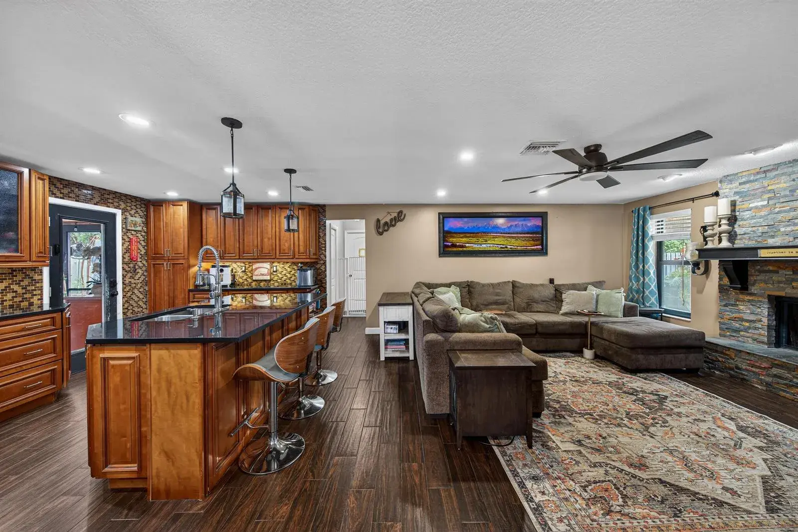 9696 NW 28th Place, Coral Springs FL 33065