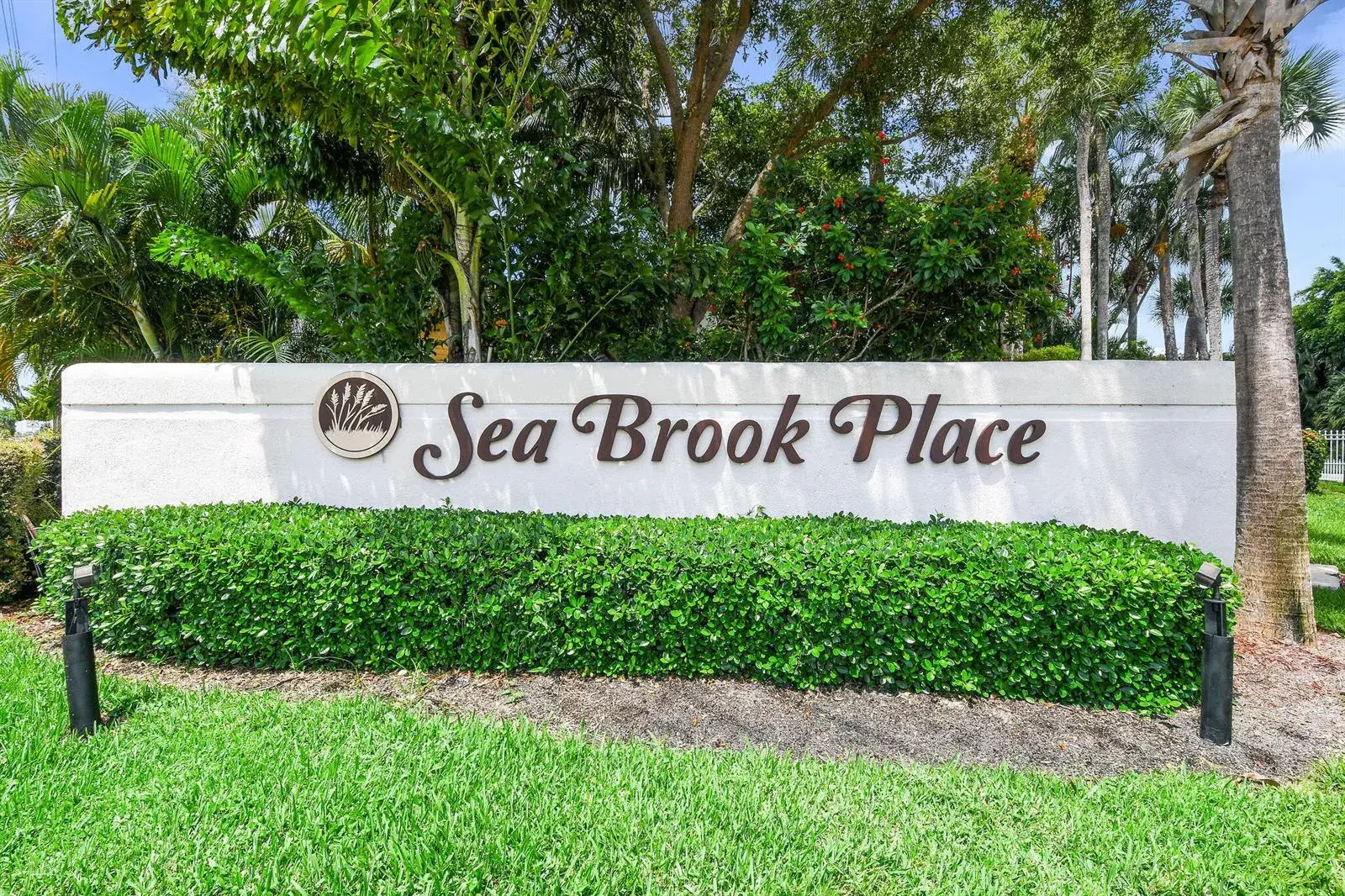 170 Seabreeze Circle, Jupiter FL 33477 photo 2