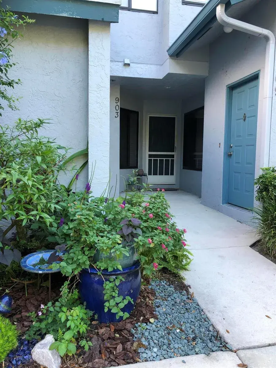 2 bedroom 2 bath Residential Lease for rent at 903 Harbour Pointe Way, FL 33413
