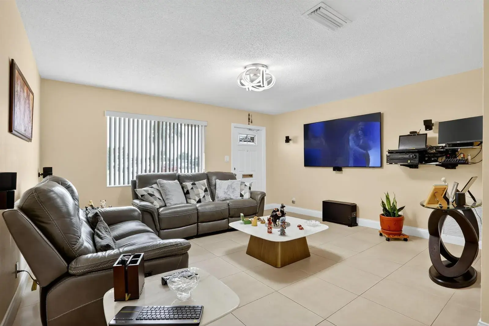6945 NW 14th Street, Margate FL 33063