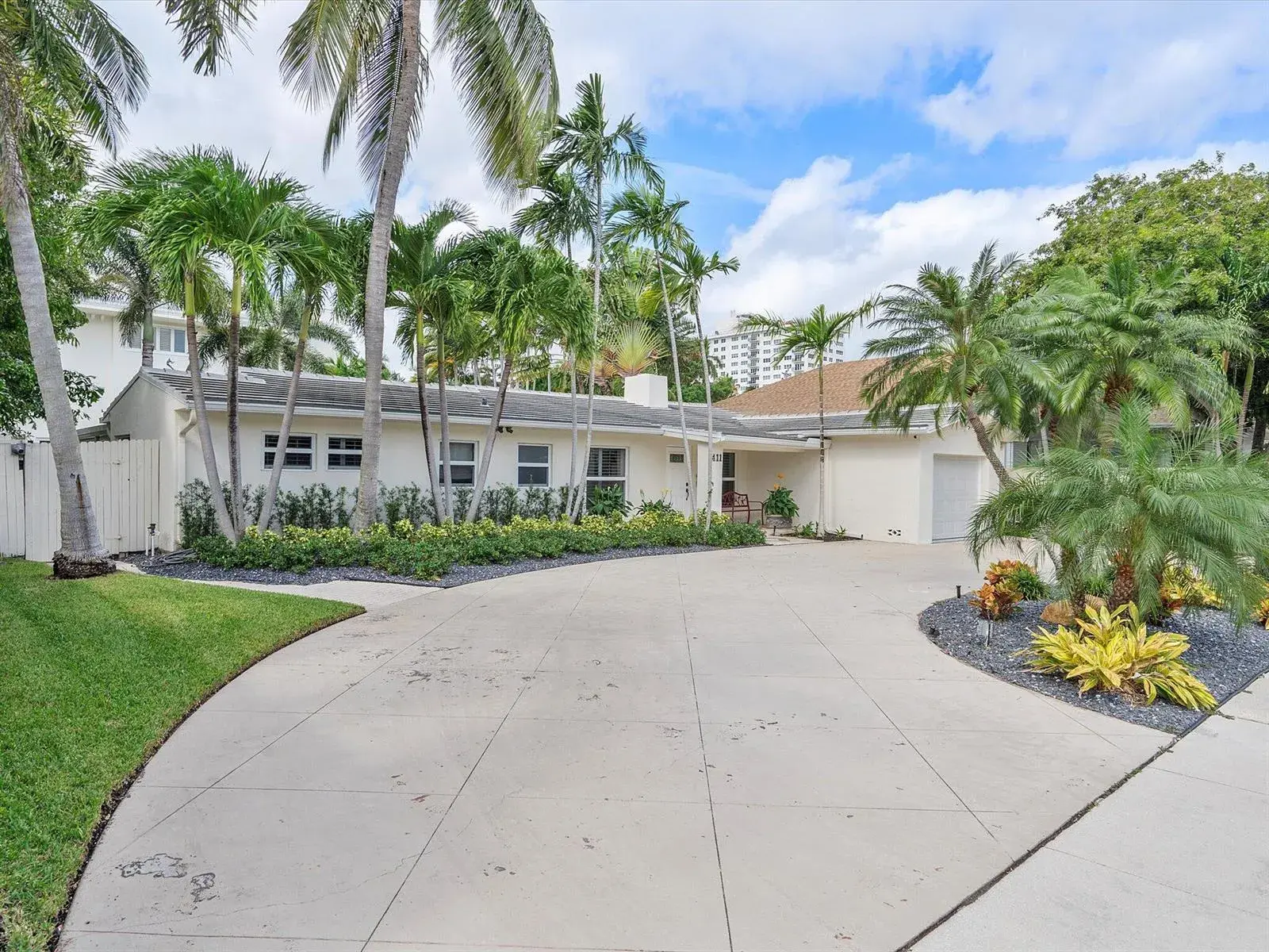 3 bedroom 3 bath Residential Lease for rent at 411 Poinciana Drive, Fort Lauderdale FL 33301