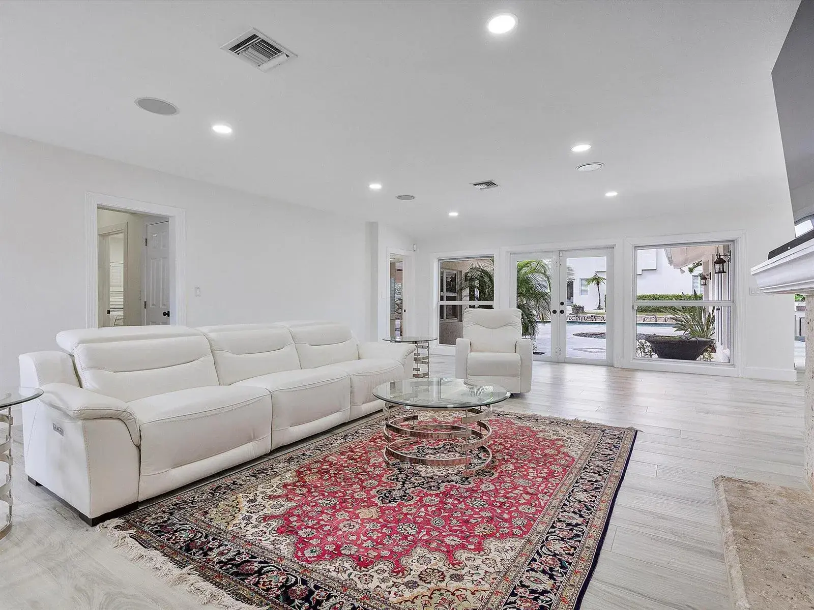 411 Poinciana Drive, Fort Lauderdale FL 33301
