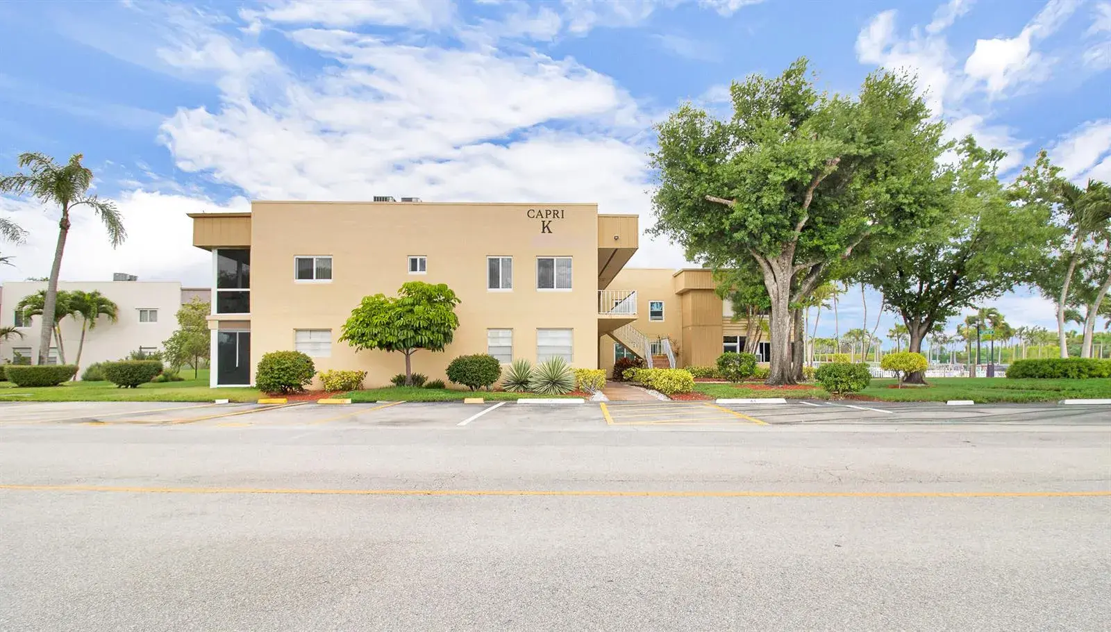525 Capri K, Delray Beach FL 33484