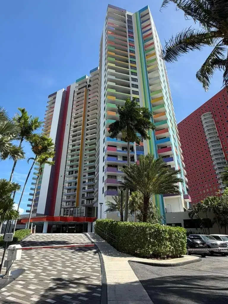 3 bedroom 4 bath Residential for sale at 1581 Brickell Avenue # 406, Miami FL 33129