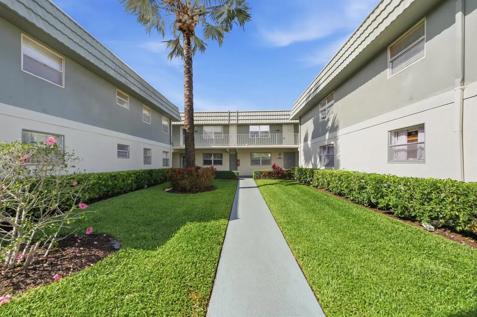 284 Flanders F, Delray Beach FL 33484