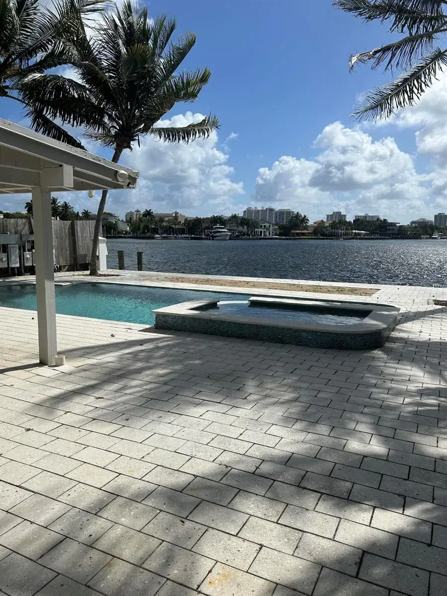 704 NE 20th Avenue, Fort Lauderdale FL 33304