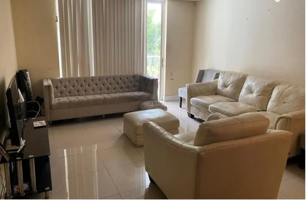 486 NW 165th St Road # 206, Miami FL 33169