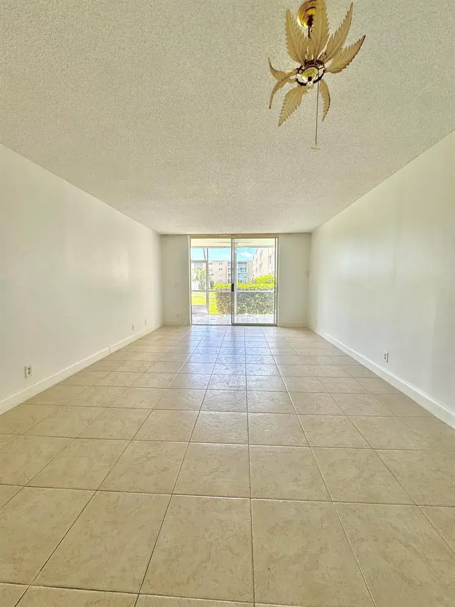 202 SE 10th Street # 105, Dania Beach FL 33004