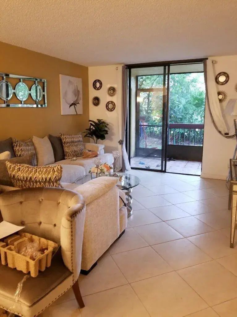 733 SE 1st Way # 105, Deerfield Beach FL 33441