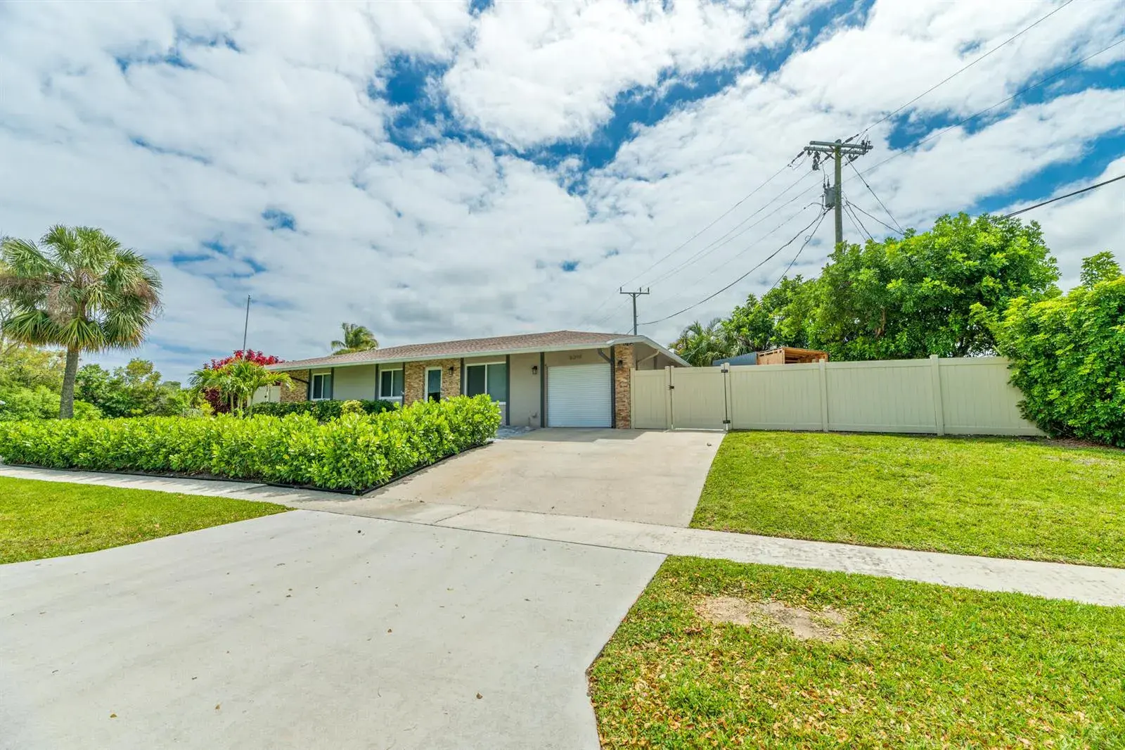 8099 Santa Fe Trail, Boca Raton FL 33487
