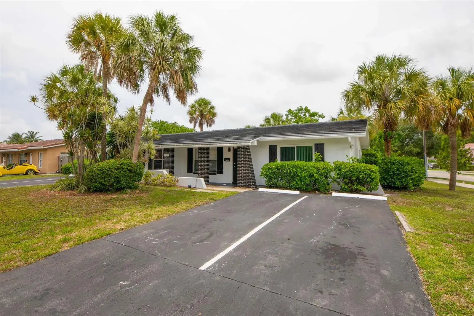 7546 NW 44th Court, Coral Springs FL 33065