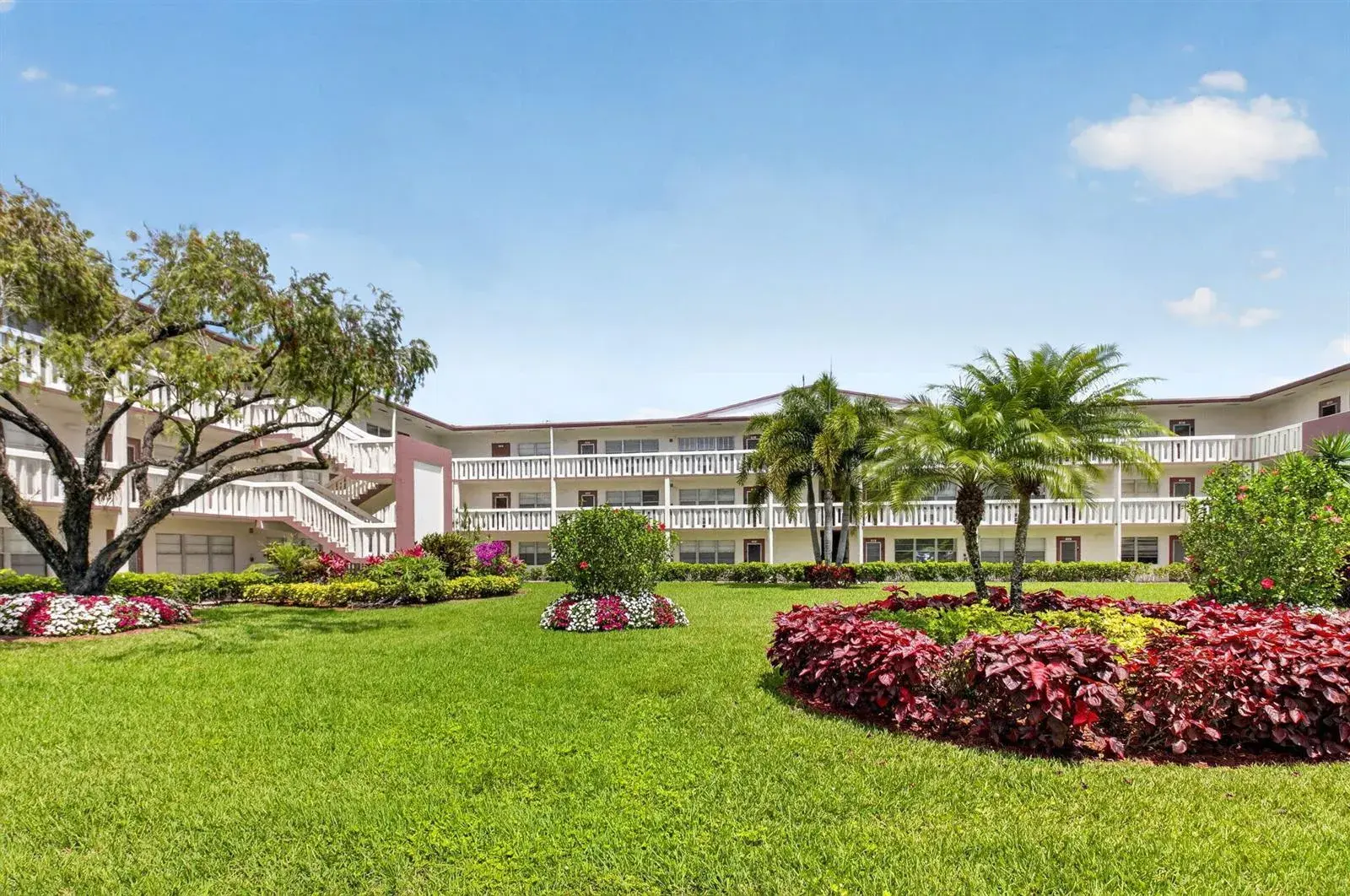 2 bedroom 1 bath Residential for sale at 144 Fanshaw D, Boca Raton FL 33434