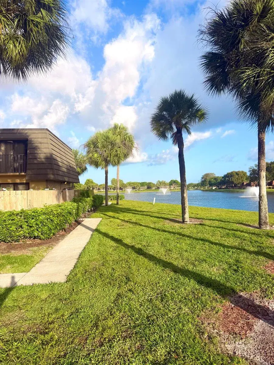 812 8th Way, West Palm Beach FL 33407