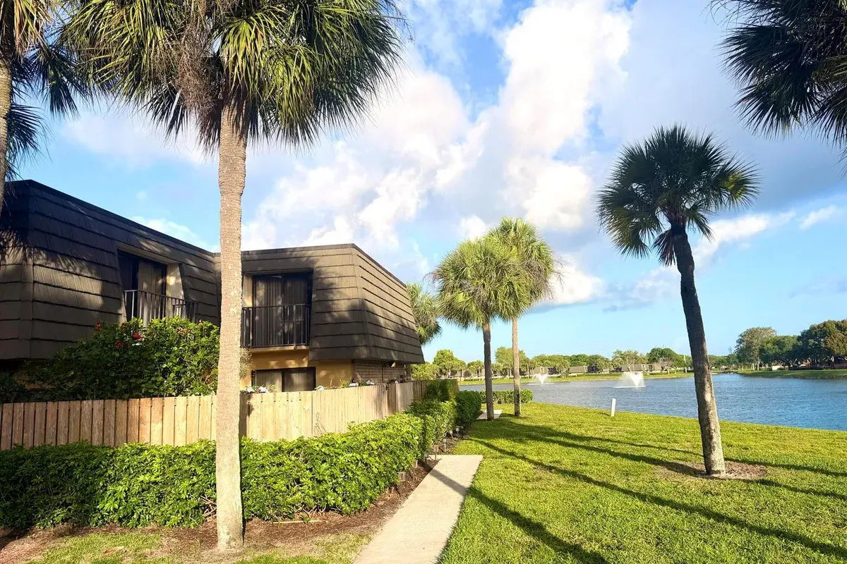 812 8th Way, West Palm Beach FL 33407