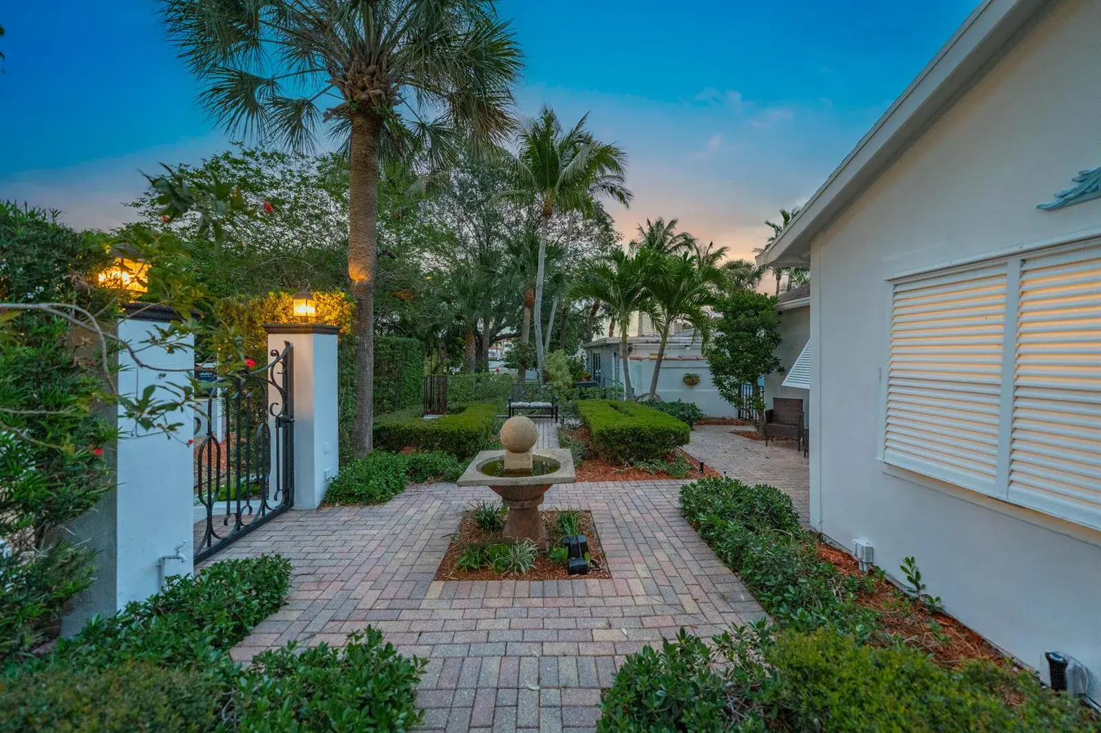 205 N 18th Ave Avenue N, FL 33460