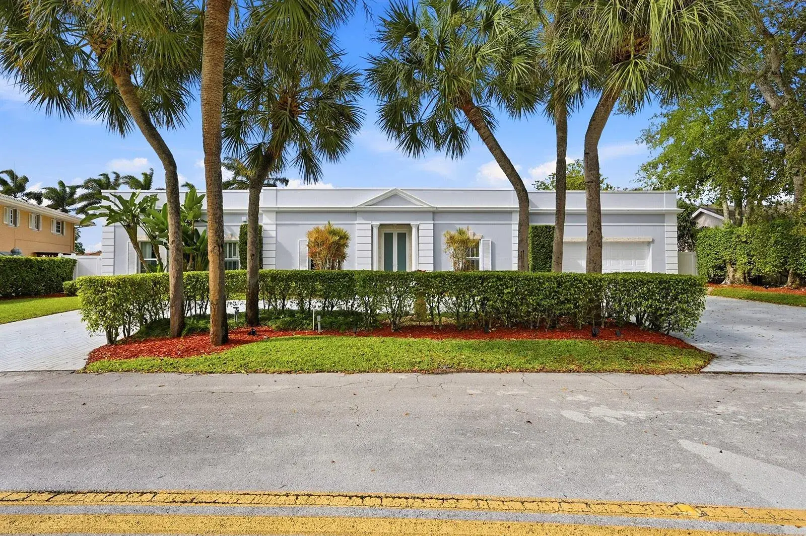 9001 N Lake Dasha Drive, Plantation FL 33324