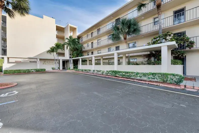 890 N Federal Highway # 405, Lantana FL 33462