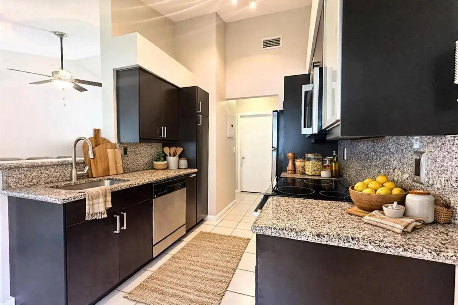1 bedroom 1 bath Residential for sale at 9202 NW 9th Court, Plantation FL 33324