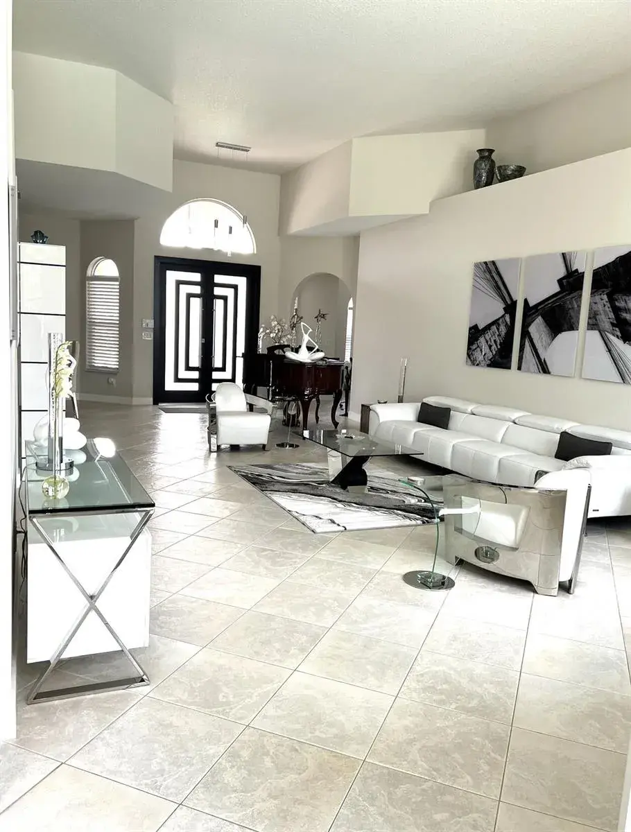 8263 N Lake Forest Drive, Davie FL 33328