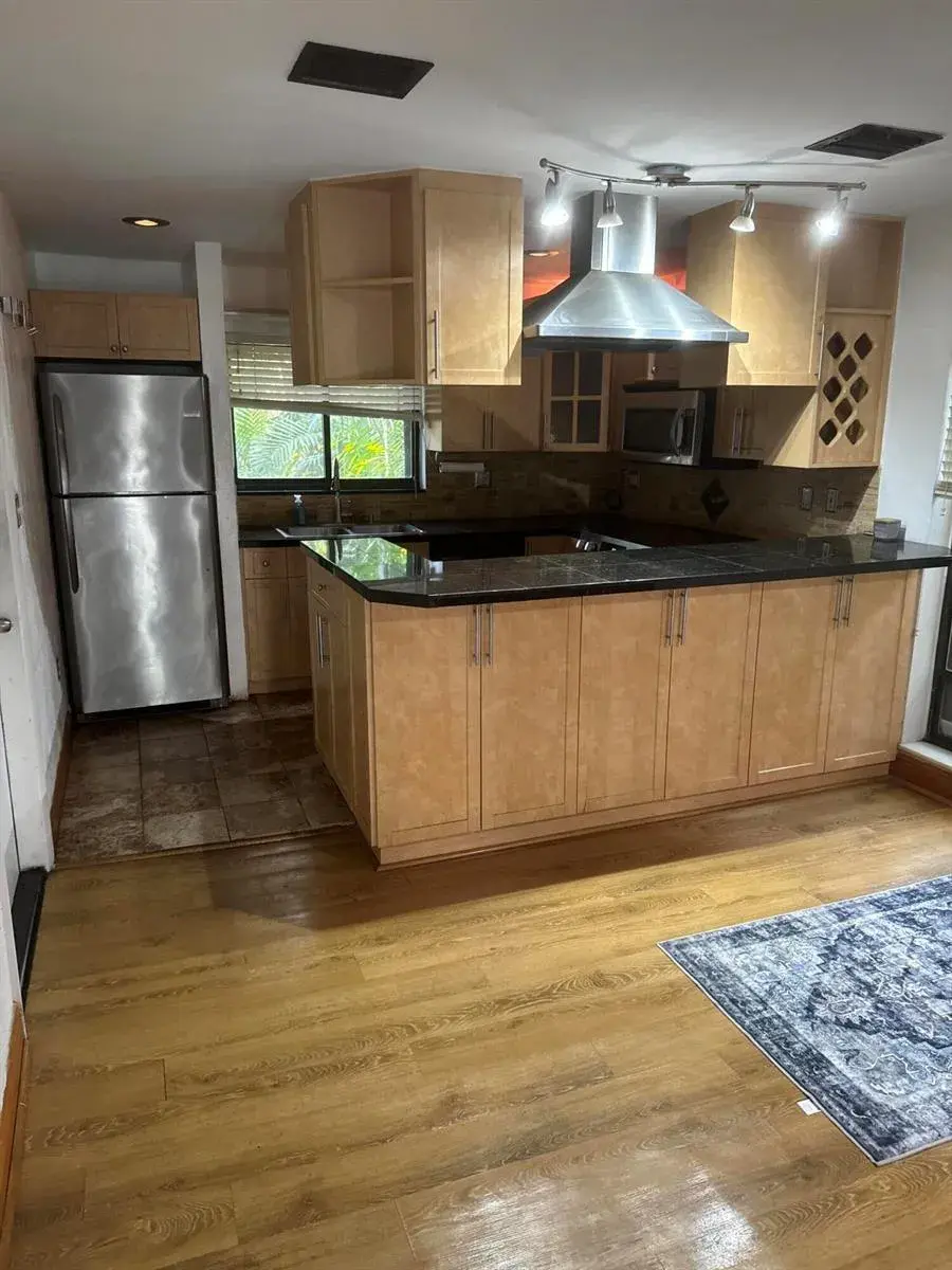 1000 NW N River Drive # 16, Miami FL 33136