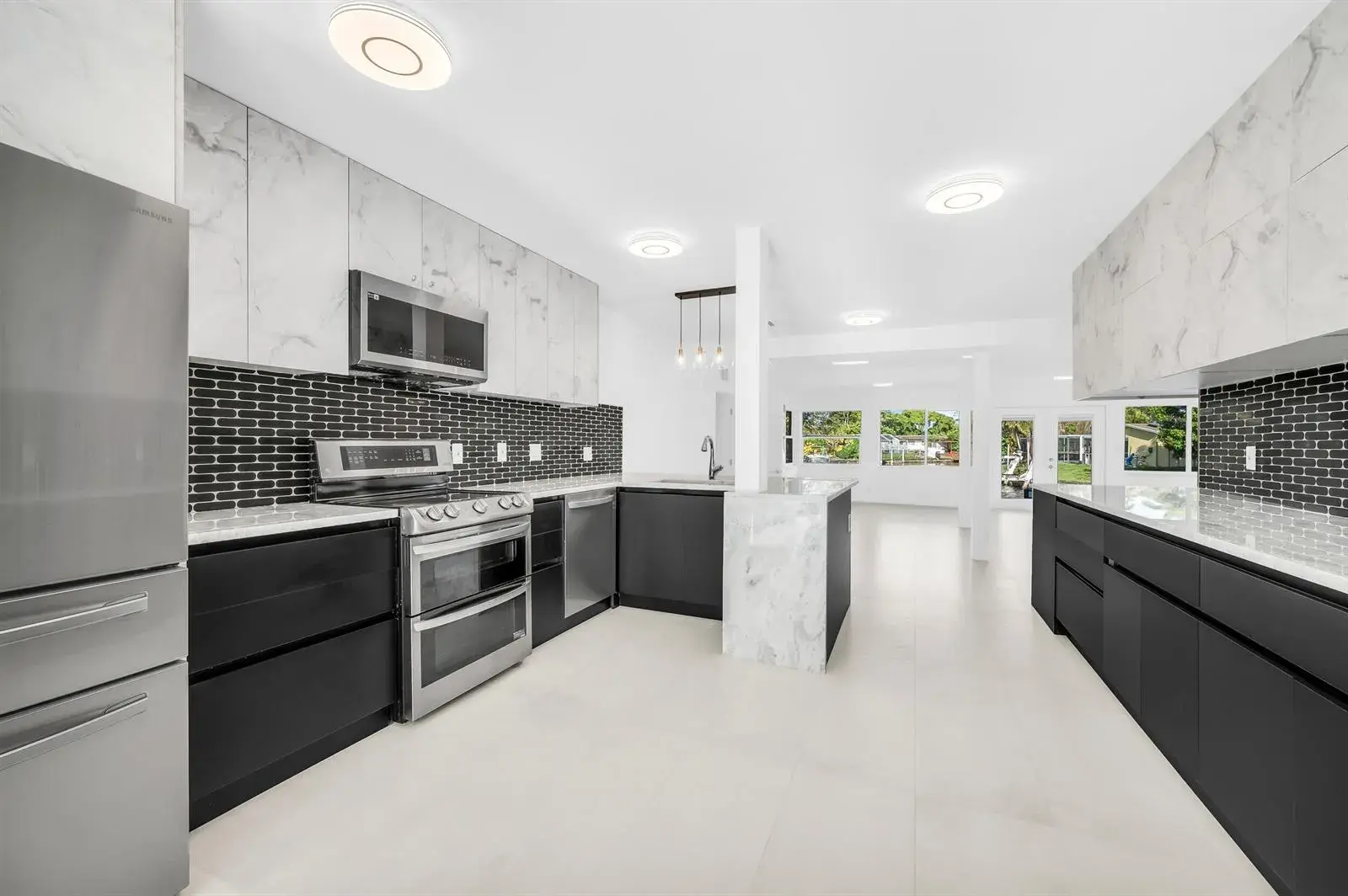 3470 NW 21st Avenue, Oakland Park FL 33309